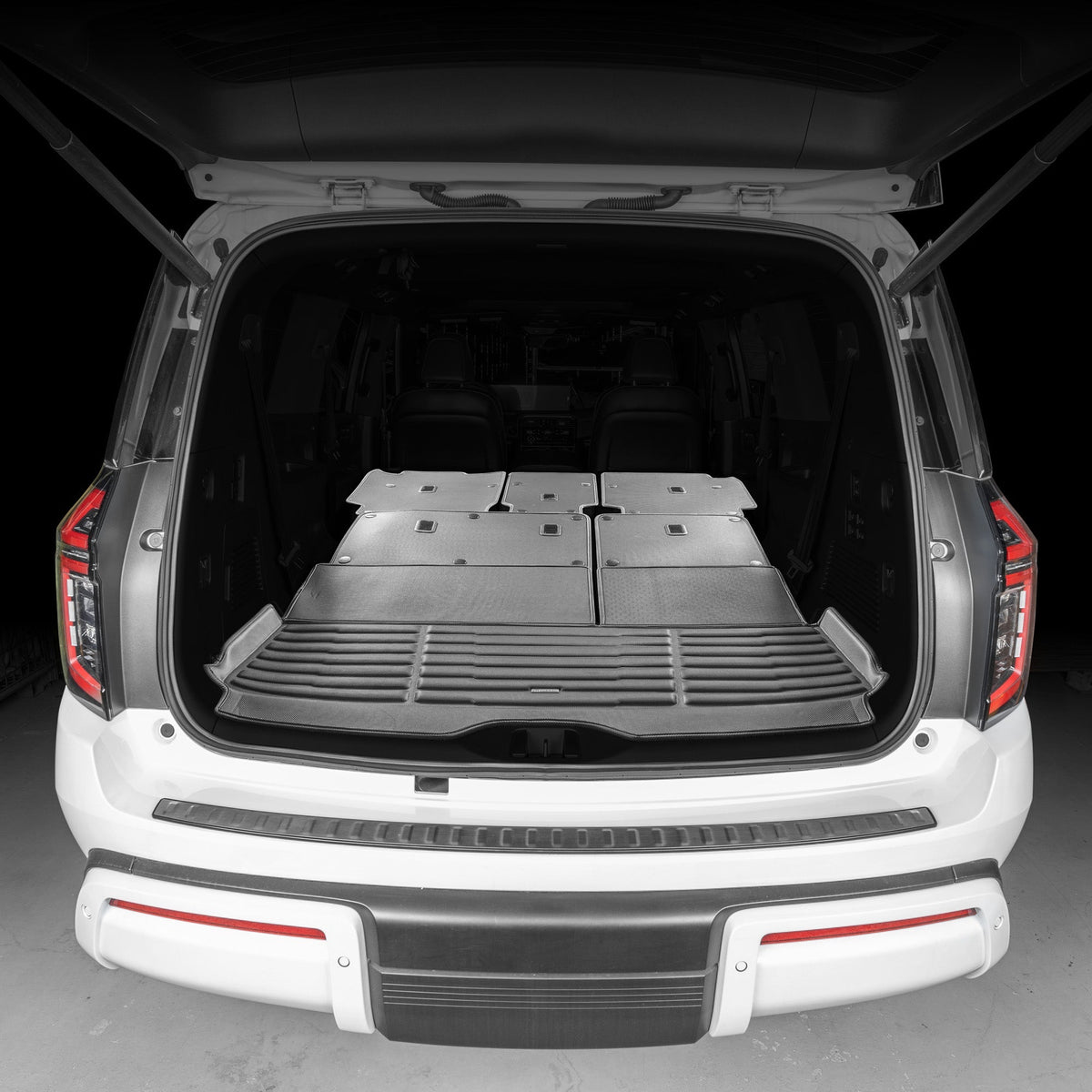 Infiniti QX80 8-Seater